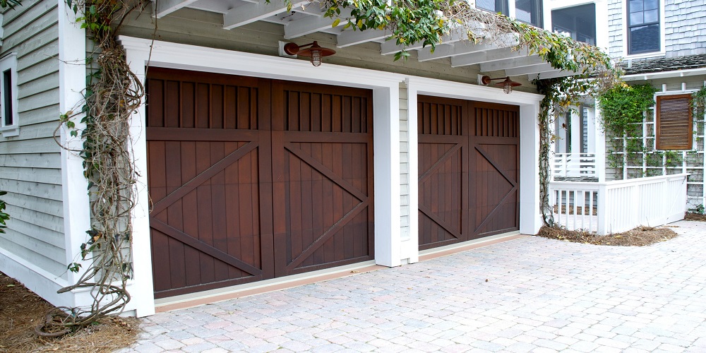 Decorating Your Garage Door